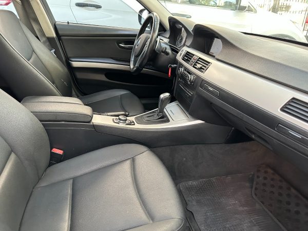 Bmw Serie 3 2.5 325i Sedan Executive At. - Imagen 13