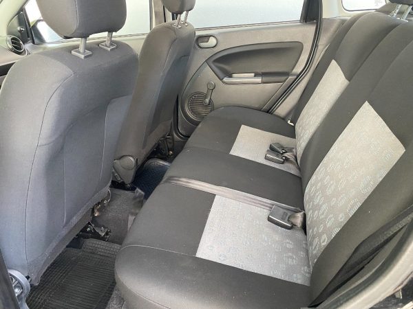 Ford Fiesta Ambiente 1.6 - Imagen 6