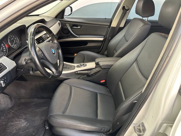 Bmw Serie 3 2.5 325i Sedan Executive At. - Imagen 8