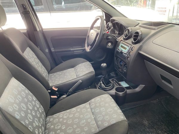 Ford Fiesta Ambiente 1.6 - Imagen 8