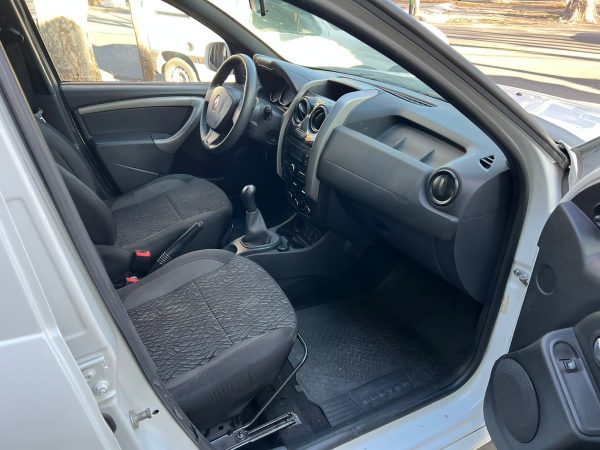 Renault Duster 1.6 Ph2 4x2 Expression 110cv - Imagen 13