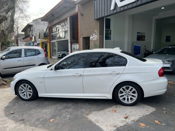 Bmw Serie 3 2.5 325i Sedan Executive At. - Imagen 3