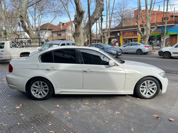 Bmw Serie 3 2.5 325i Sedan Executive At. - Imagen 4