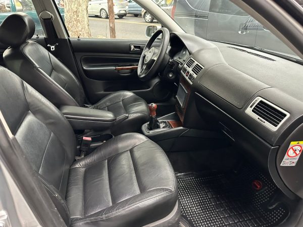 Vw Bora 1.8 T Highline C/cuero Mt. - Imagen 11