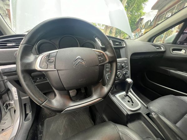 Citroen C4 Lounge Exclusive 1.6 Thp At. - Imagen 8
