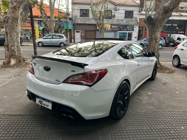 Hyundai Genesis 3.8 V6 Mt. - Imagen 6