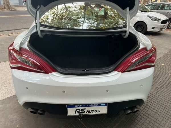 Hyundai Genesis 3.8 V6 Mt. - Imagen 7