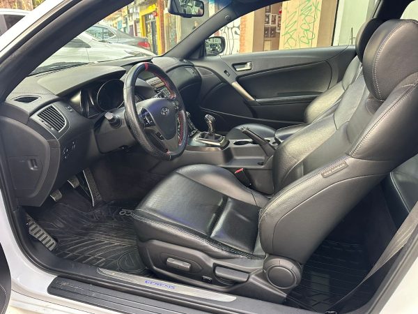 Hyundai Genesis 3.8 V6 Mt. - Imagen 9