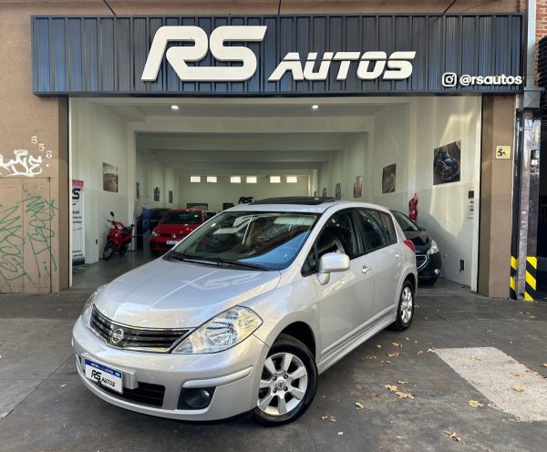 Nissan Tiida Tekna 1.8