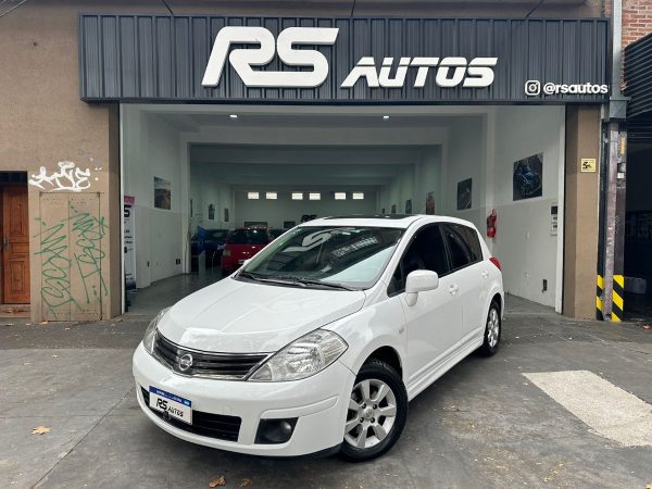 Nissan Tiida Tekna 5p.