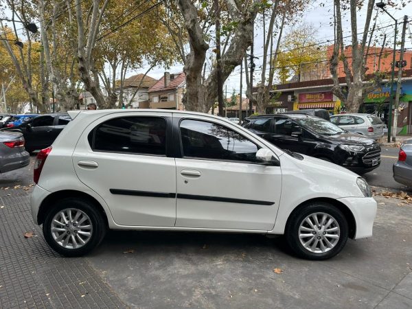 Toyota Etios Xls 5p. - Imagen 4