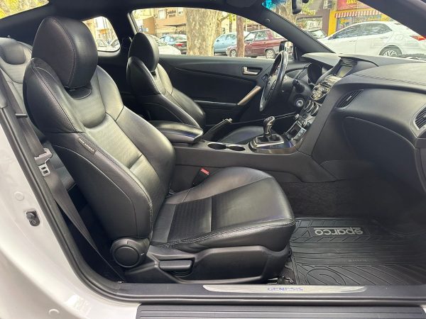Hyundai Genesis 3.8 V6 Mt. - Imagen 11