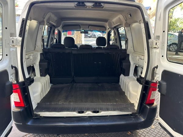 Peugeot Partner Furgon Confort C / Asientos Hdi - Imagen 7