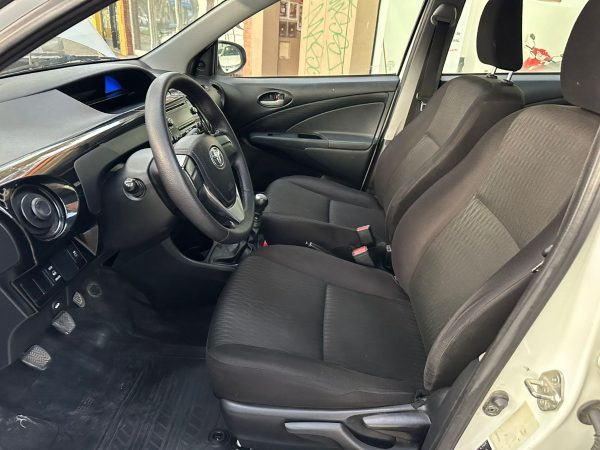 Toyota Etios X 4 Pts. - Imagen 12