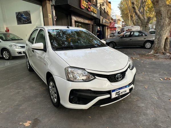 Toyota Etios X 4 Pts. - Imagen 2