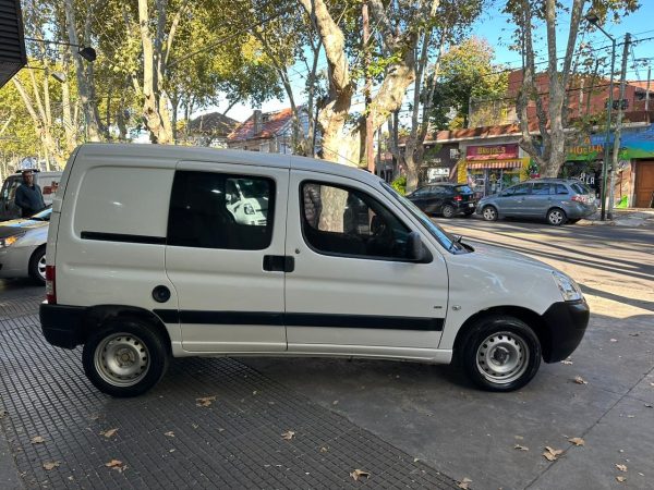 Peugeot Partner Furgon Confort C / Asientos Hdi - Imagen 4