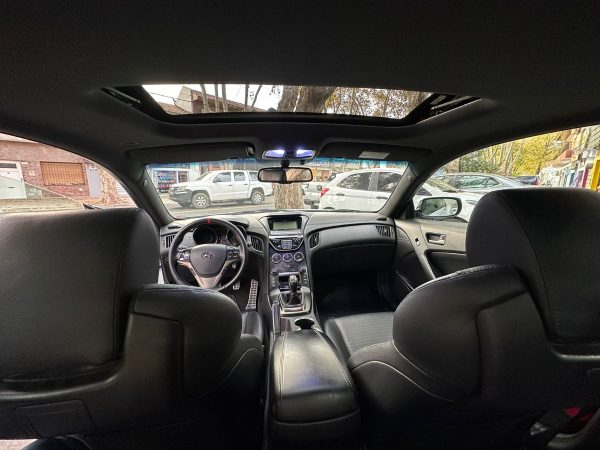 Hyundai Genesis 3.8 V6 Mt. - Imagen 10