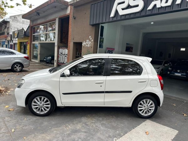 Toyota Etios Xls 5p. - Imagen 3