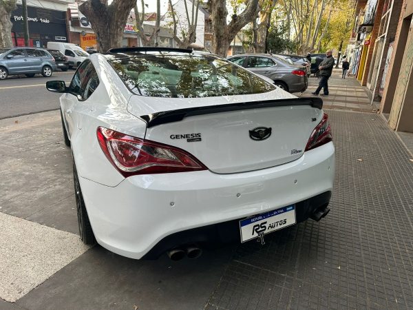 Hyundai Genesis 3.8 V6 Mt. - Imagen 5