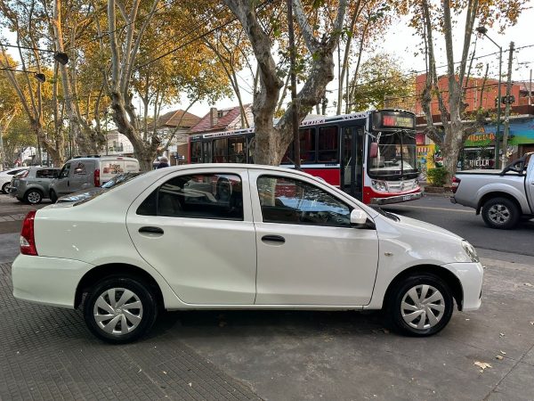 Toyota Etios X 4 Pts. - Imagen 6