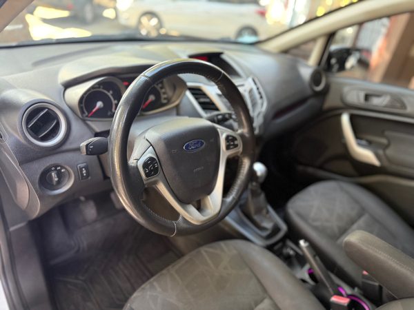 Ford Fiesta Kinetic 1.6 Design 120cv Titanium - Imagen 13