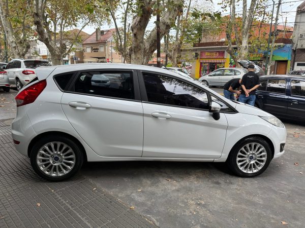 Ford Fiesta Kinetic 1.6 Se 120cv - Imagen 5