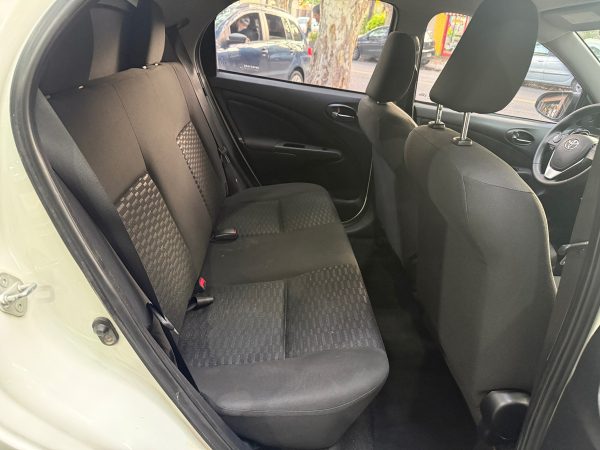 Toyota Etios 1.5 Xs - Imagen 9