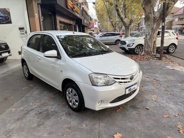 Toyota Etios 1.5 Xs - Imagen 2