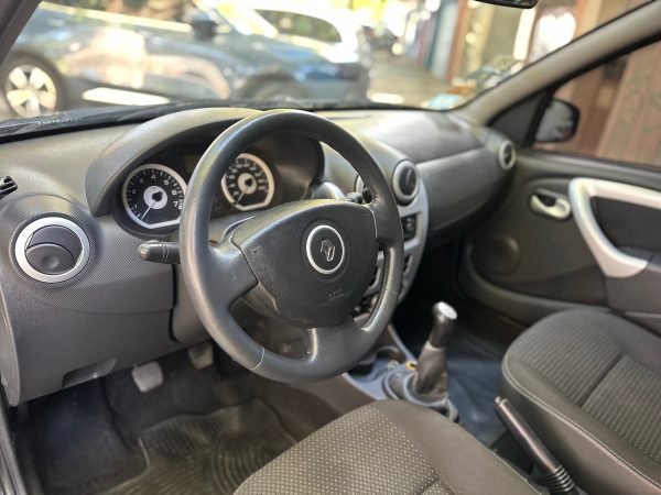 Renault Sandero Stepway 1.6 Confort - Imagen 11
