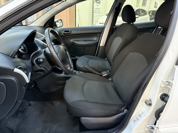 Peugeot 207 1.4 Allure Hdi 70cv - Imagen 11