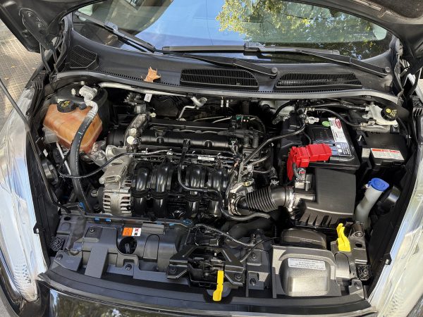 Ford Fiesta Kinetic 1.6 Se - Imagen 16