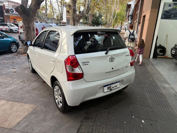 Toyota Etios 1.5 Xs - Imagen 4