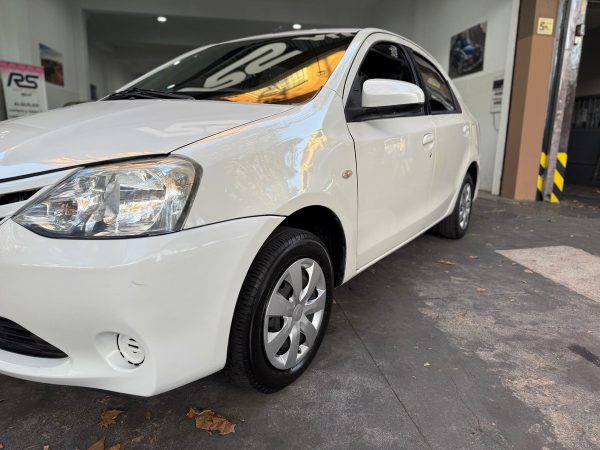 Toyota Etios 1.5 Sedan Xs - Imagen 6