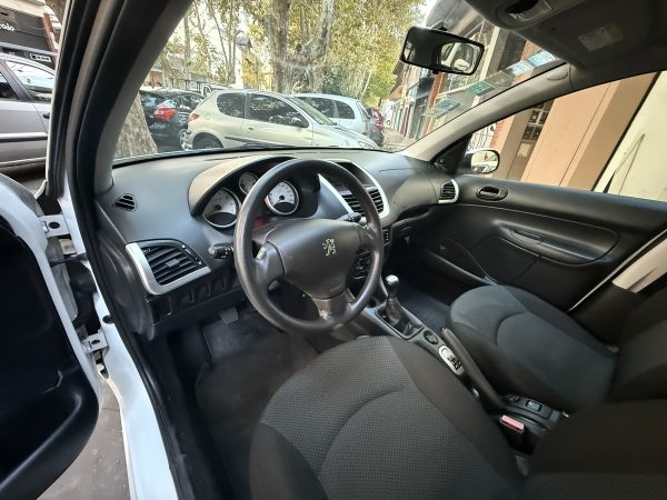Peugeot 207 1.4 Allure Hdi 70cv - Imagen 12