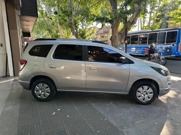 Chevrolet Spin 1.8 Lt 5as 105cv - Imagen 2