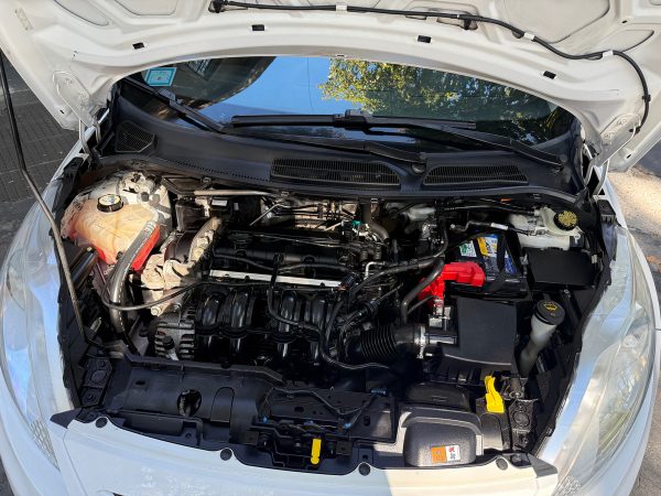 Ford Fiesta Kinetic 1.6 Design 120cv Titanium - Imagen 15