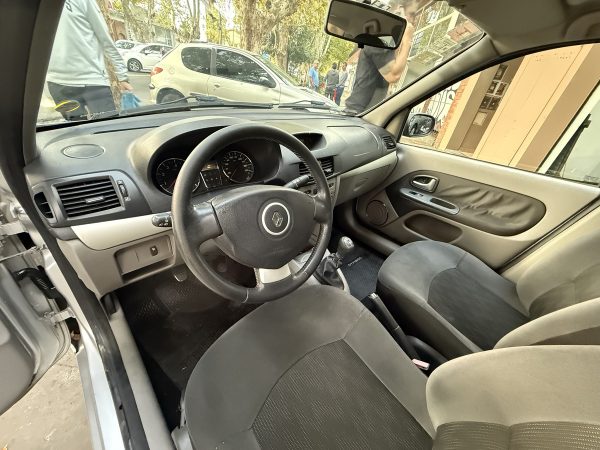 Renault Symbol 1.6 Luxe - Imagen 14