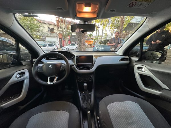 Peugeot 208 1.6 Allure Touchscreen - Imagen 11