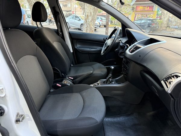 Peugeot 207 1.4 Allure Hdi 70cv - Imagen 10