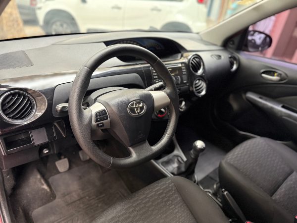 Toyota Etios 1.5 Sedan Xls - Imagen 18