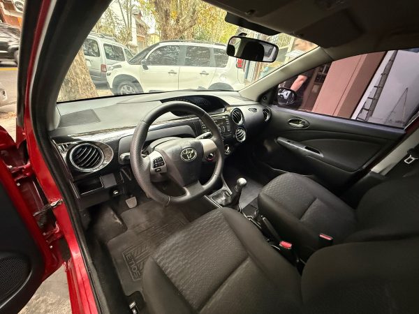 Toyota Etios 1.5 Sedan Xls - Imagen 19