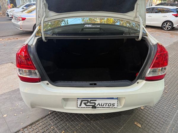 Toyota Etios 1.5 Sedan Xs - Imagen 8