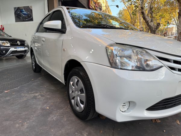 Toyota Etios 1.5 Sedan Xs - Imagen 7