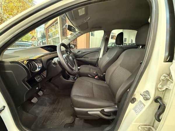 Toyota Etios 1.5 Sedan Xs - Imagen 15