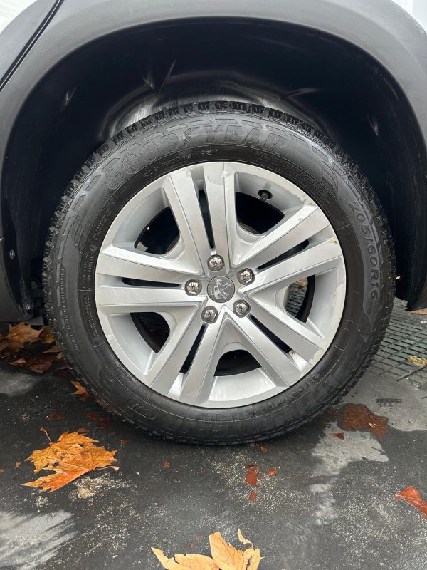 Peugeot 2008 1.6 Allure - Imagen 9