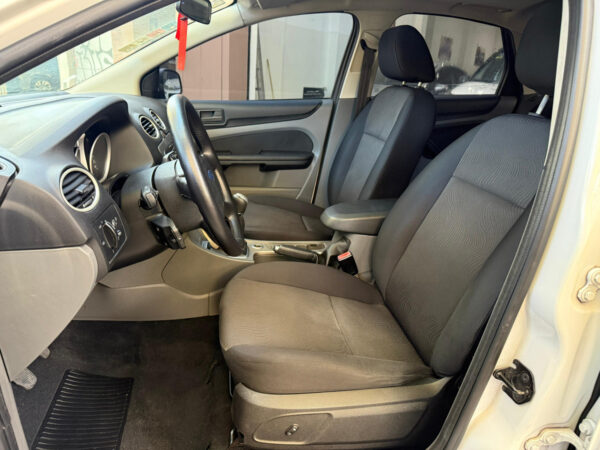 Ford Focus Trend 2,0 L Nafta. Muy Bien Cuidado!! - Imagen 18