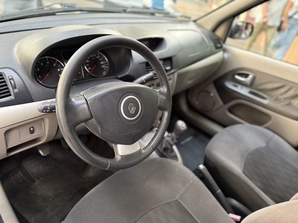 Renault Symbol 1.6 Luxe - Imagen 13