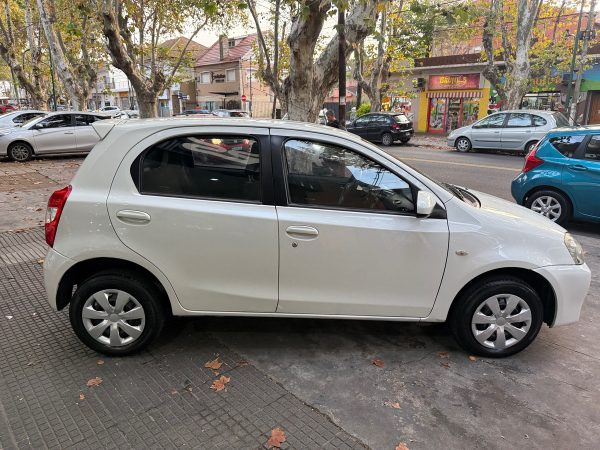 Toyota Etios 1.5 Xs - Imagen 6