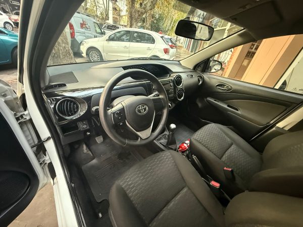 Toyota Etios 1.5 Xs - Imagen 12