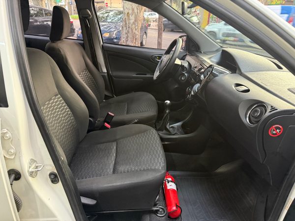 Toyota Etios 1.5 Xs - Imagen 10